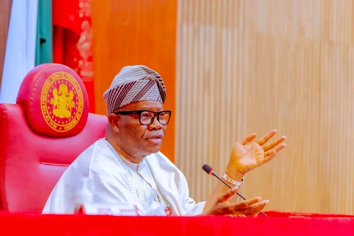 Akpabio Urges Nigerians to Embrace Peace, Love, and Unity This Christmas